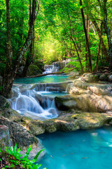 Wandcirkels Watervallen Tropische waterval in Thailand  © calcassa