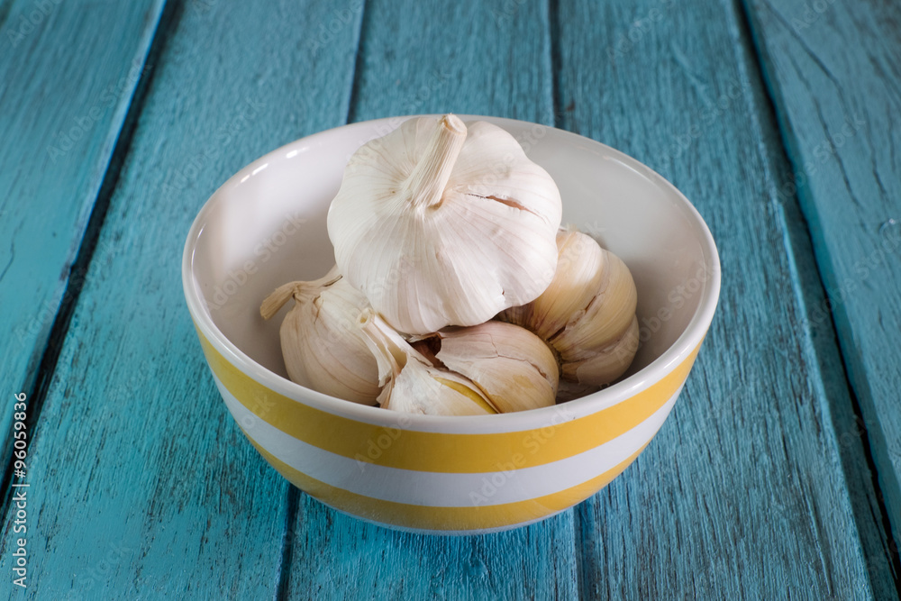 Garlic, Food Ingredient / Preparing Garlic for Food Ingredient Garlic, Food Ingredient / Preparing Garlic for Food Ingredient