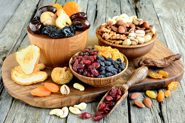 Crédence de cuisine Fruits Fruits secs et noix de Tou Bichvat  © craevschii