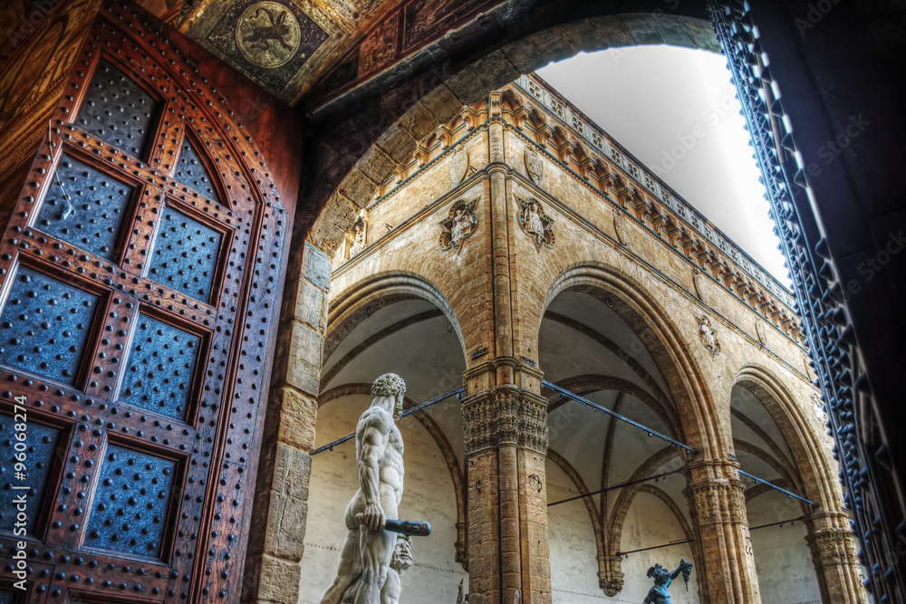 Fototapeta premium Hercules statue and Loggia de lanzi in Piazza della Signoria