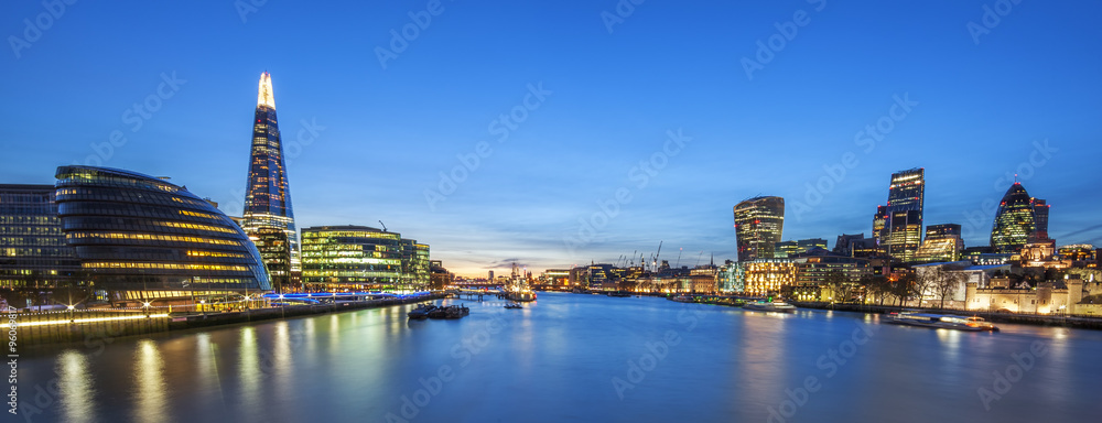 Fototapeta Panoramiczny widok na panoramę Londynu