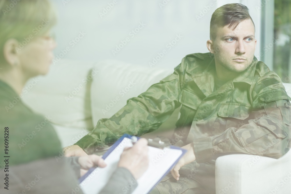 Obraz premium Soldier with mental disorder