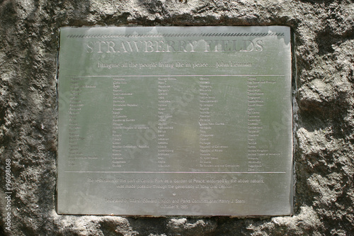 Strawberry plaque. Central Park (New York)