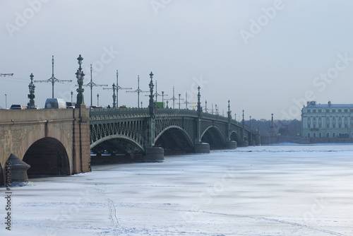 Троицкий мост туманным февральским днем. Санкт-Петербург