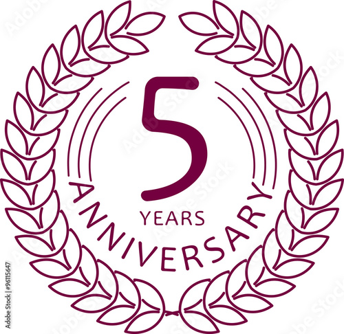 Vintage anniversary 5 years round emblem in mono line style.