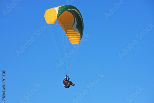 Wallpaper Mural Paraglider Torontodigital.ca