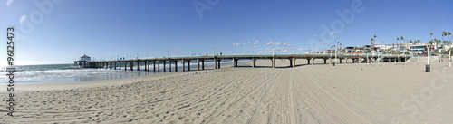 Manhattan beach pier in southern California on a nice sunny day