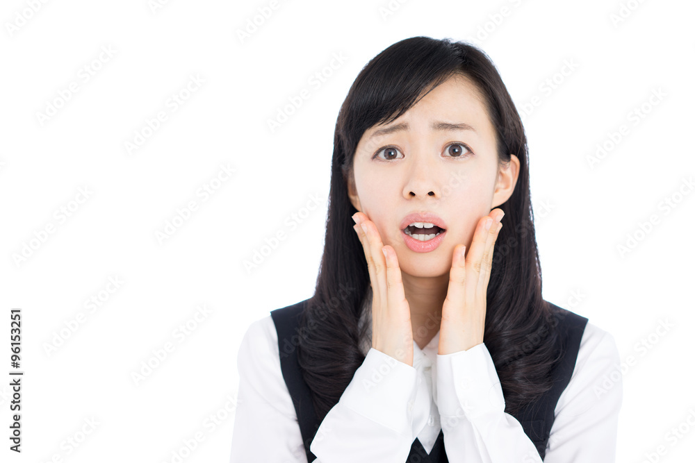 驚く女性