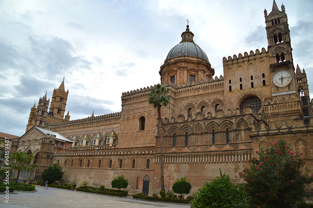 Palermo, Cattedrale Place