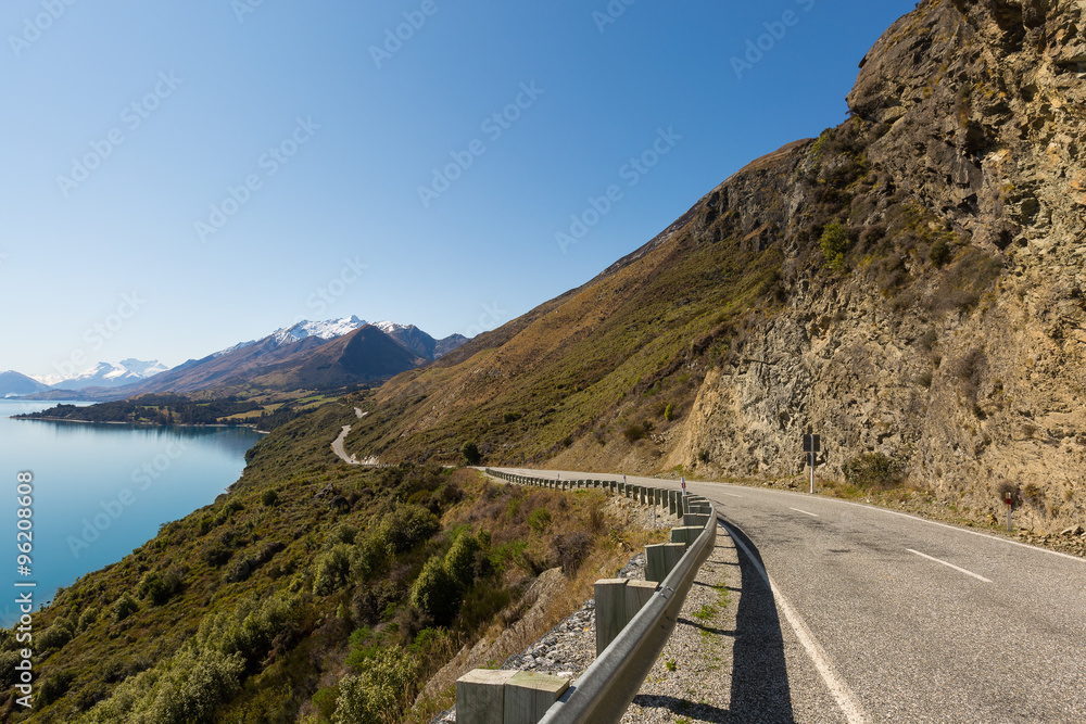 Obraz premium road along the Lake