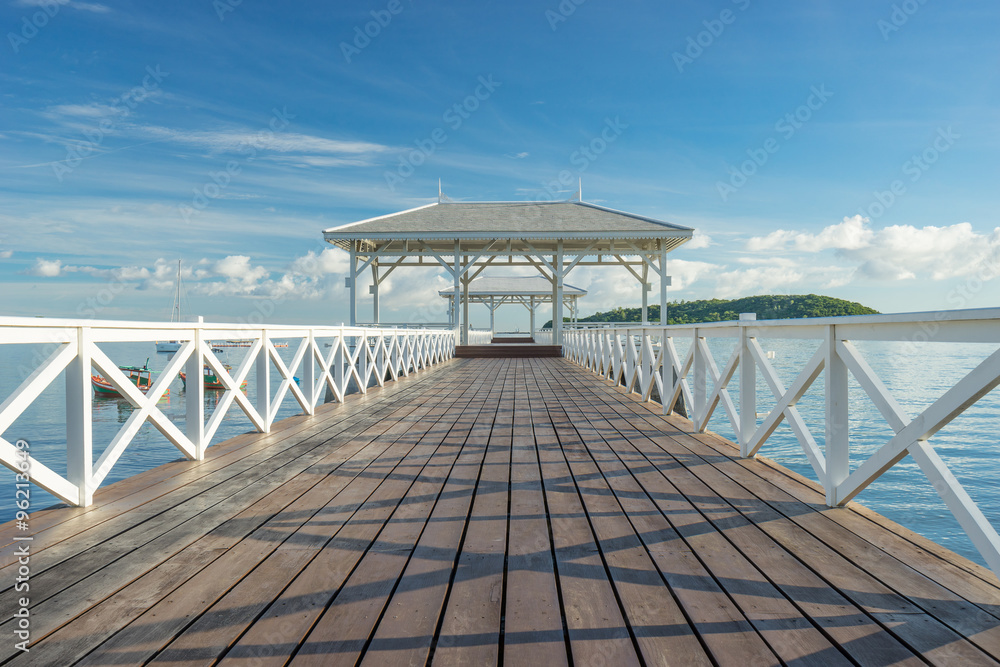 Fototapeta premium Historical Asdang white bridge