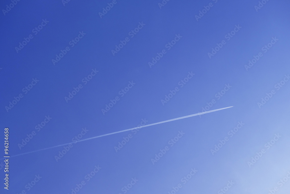 青空と飛行機雲 青空と飛行機雲