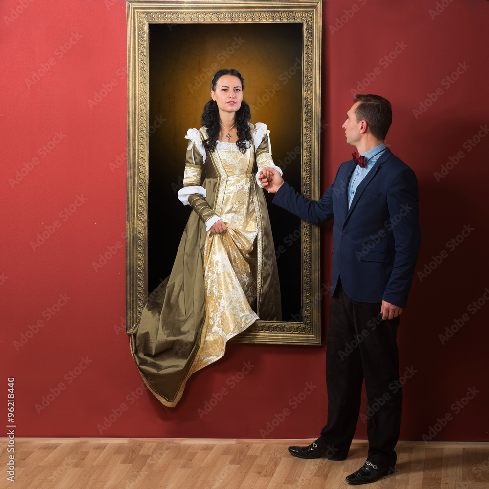 Fototapeta premium Alive portrait of a medieval lady - escape from the painting