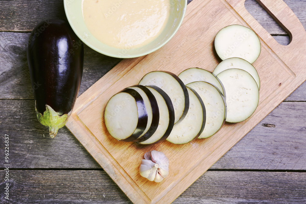eggplant in batter foto de Stock Adobe Stock