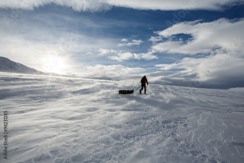 Auf Wintertour mit Pulka und Ski in Lappland