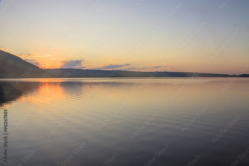 Prime luci,alba al lago di Vico