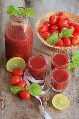 fresh tomatoes with juices