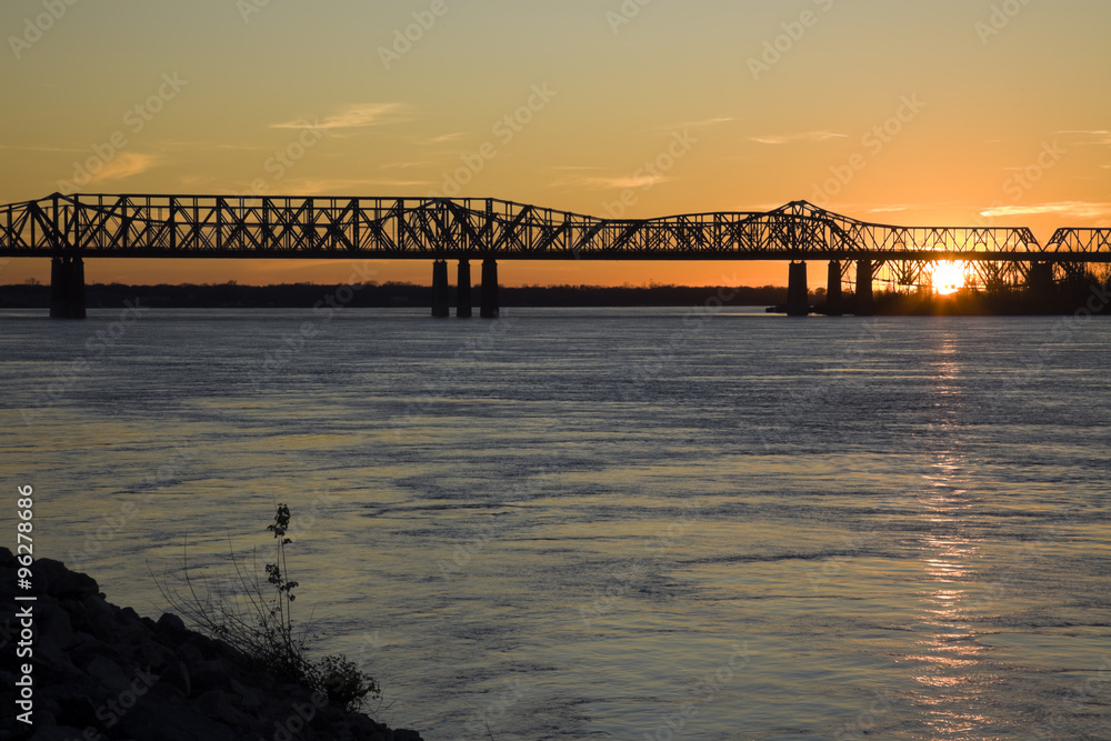 Naklejka premium Sunset by Mississippi