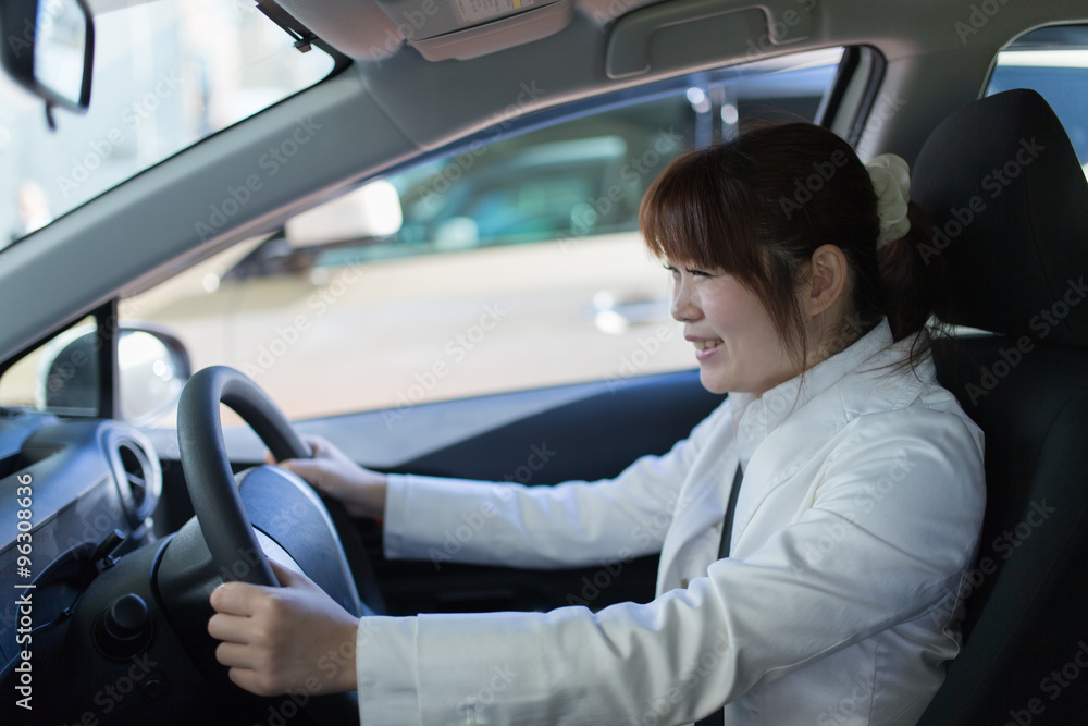自動車と女性 自動車と女性