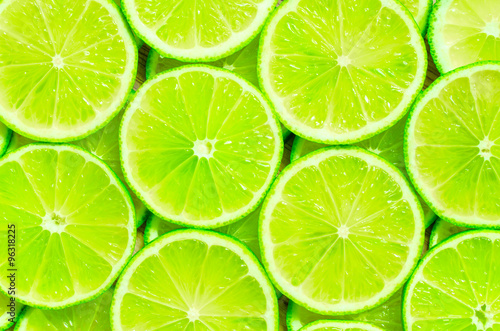 Lime slices background © yuratosno