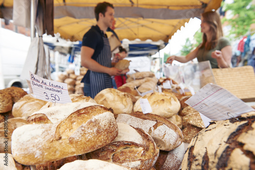 Cuadro en lienzo Fresh Bread For Sale On Market Stall