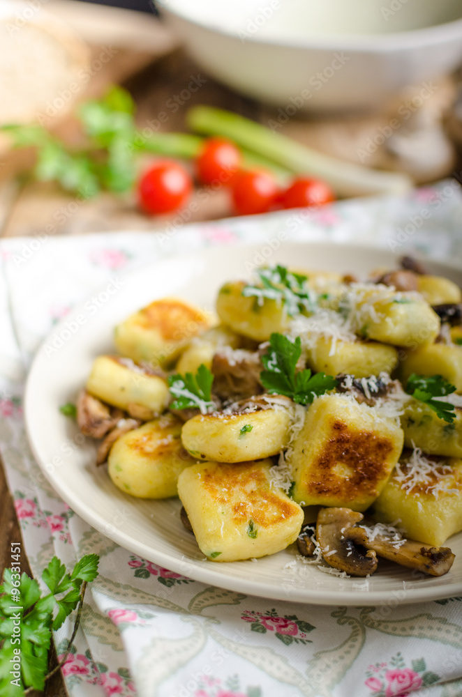 Crispy fried gnocchi