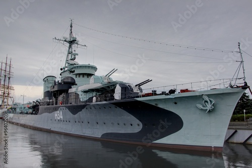 navire de guerre de type destroyer
