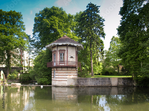 Obraz na płótnie Pavilion at the river L´Eure in Chartres.