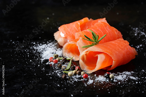 Salted salmon with rosemary and pepper