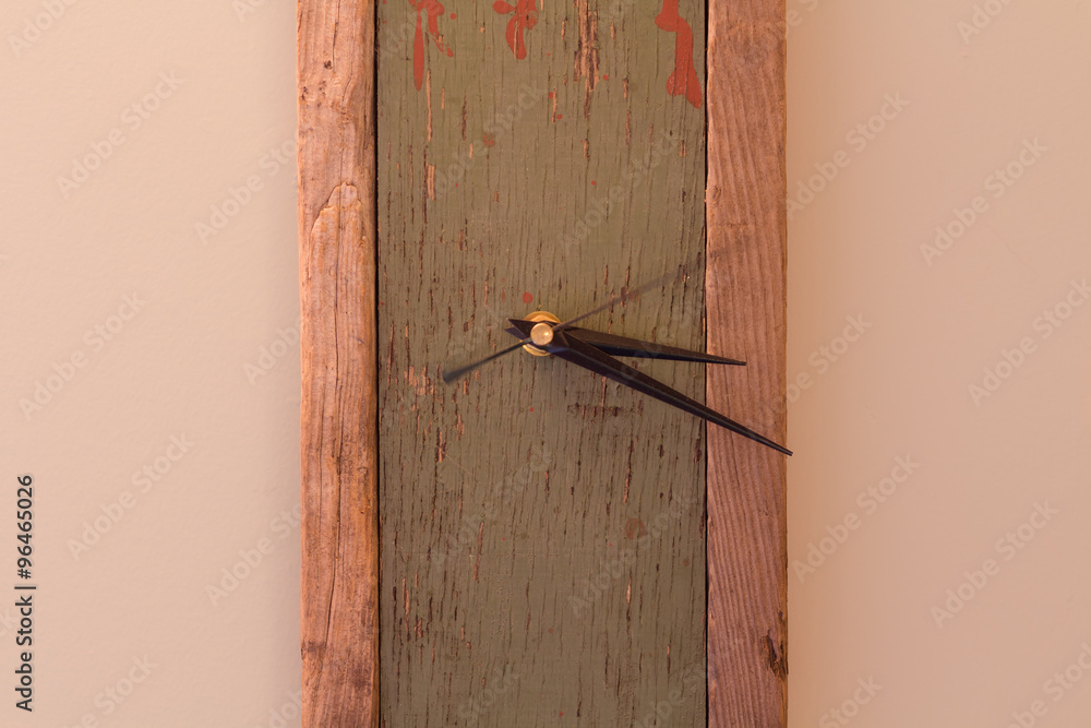 Clock, twenty past three Clock, twenty past three