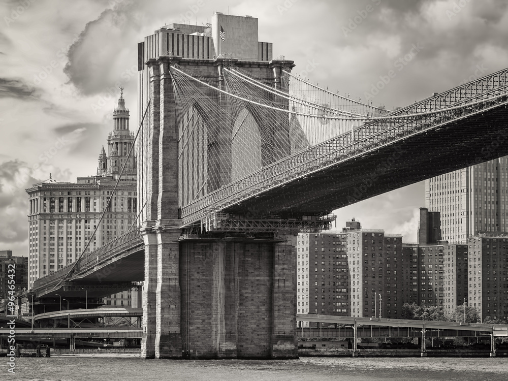 The Brooklyn Bridge and the lower Manhattan skyline in New York