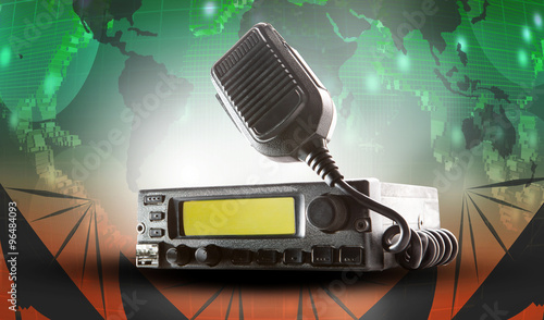 Fotografía cb radio transceiver station and loud speaker holding on air use