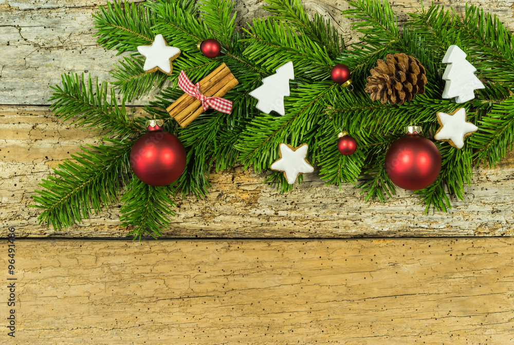 Weihnachten Hintergrund Tannenzweig und Weihnachtsdeko Stock Photo | Adobe  Stock