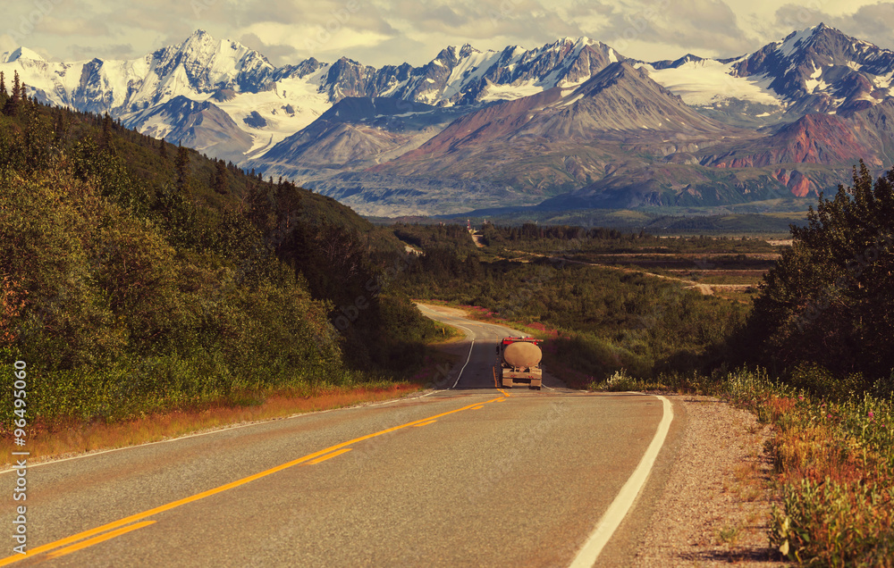 Fototapeta premium Road on Alaska