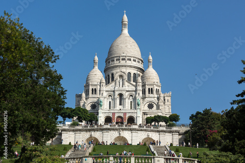 Basilica of the Sacre Coeur on Montmartre, Paris, France © wjarek