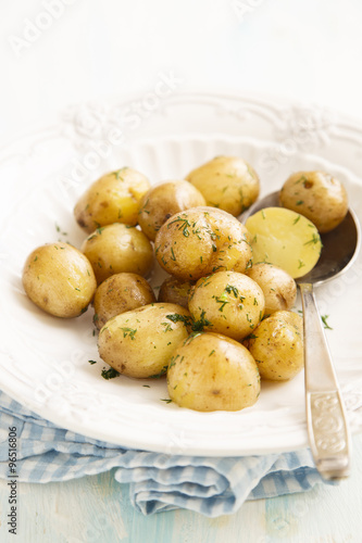 Baby potatoes with dill and butter