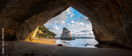 Canvas Print Cathedral Cove, New Zealand.