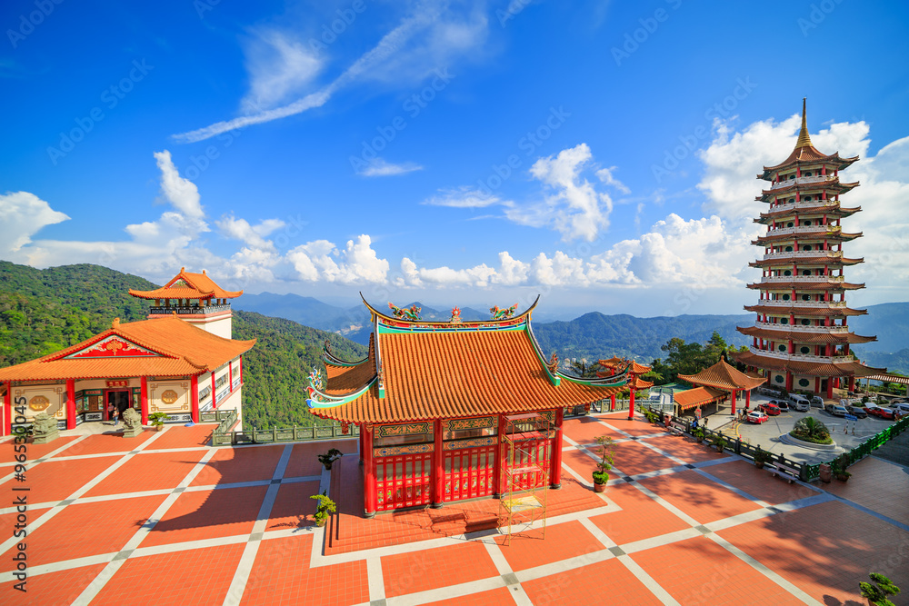 Chinese temple in Genting highland - obrazy, fototapety, plakaty 