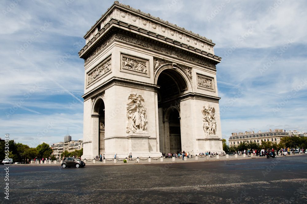 Cobble Roundabout - Arc de Triomphe - Paris