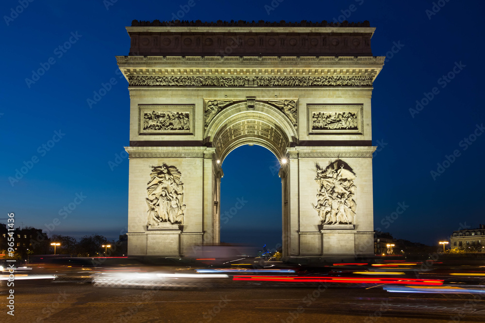 The Triumphal Arch at night.