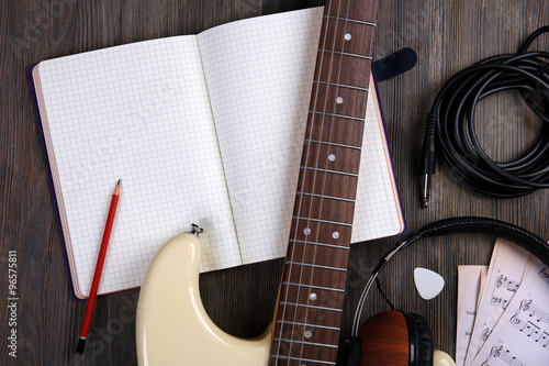 Electric guitar with headph...