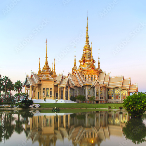 Thailand Temple © Naypong Studio