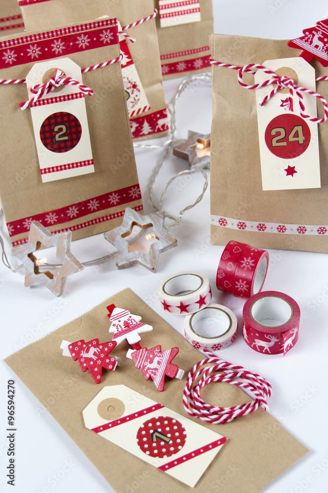 Adventskalender mit Bastelzubehör Adventskalender mit Bastelzubehör