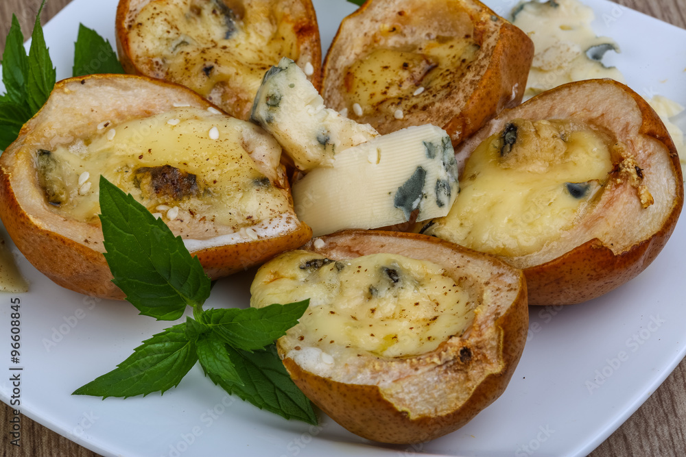 Baked pear with blue cheese Baked pear with blue cheese