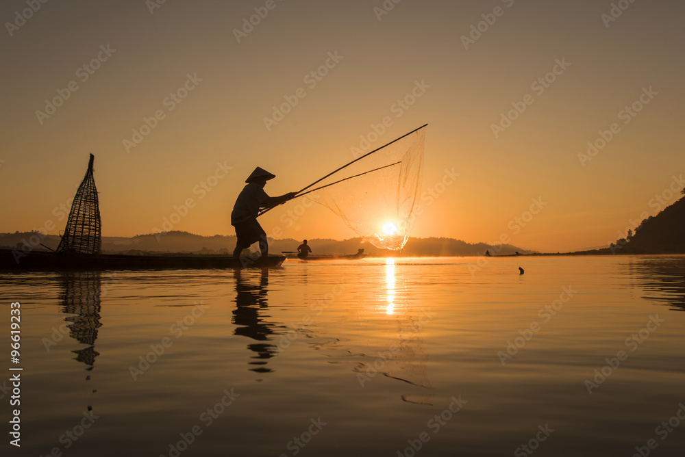 Fishing scoop