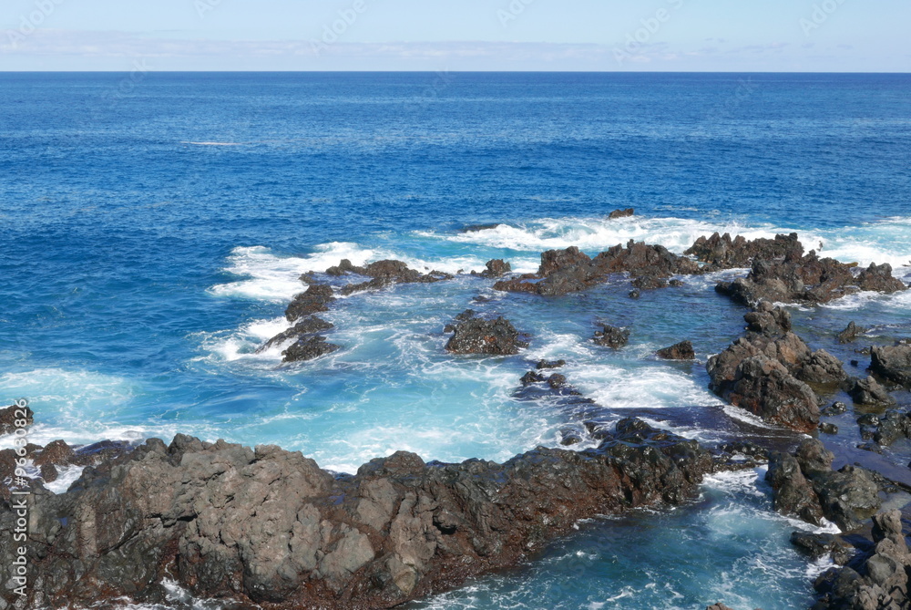 Felsen im Meer