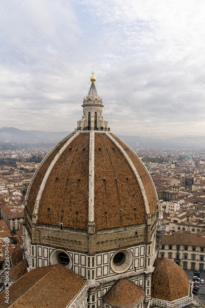 Fototapeta premium Vistas de la monumental catedral de Florencia en Italia