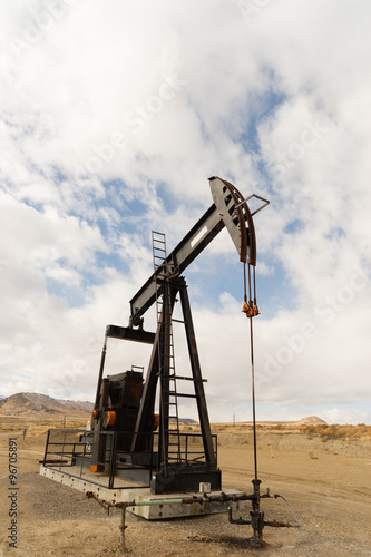 Wyoming Industrial Oil Pump Jack Fracking Crude Extraction Machi