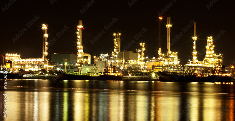 Long explosure of refinery oil plant at night