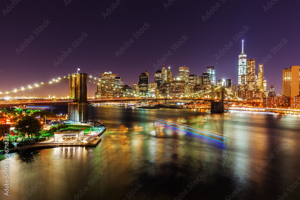 Skyline von Lower Manhattan, New York City, bei Nacht Skyline von Lower Manhattan, New York City, bei Nacht